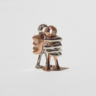 2018_hug_friendship_necklace_01_320.jpg